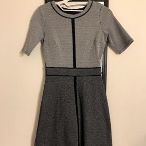 ANN TAYLOR - KNIT DRESS
